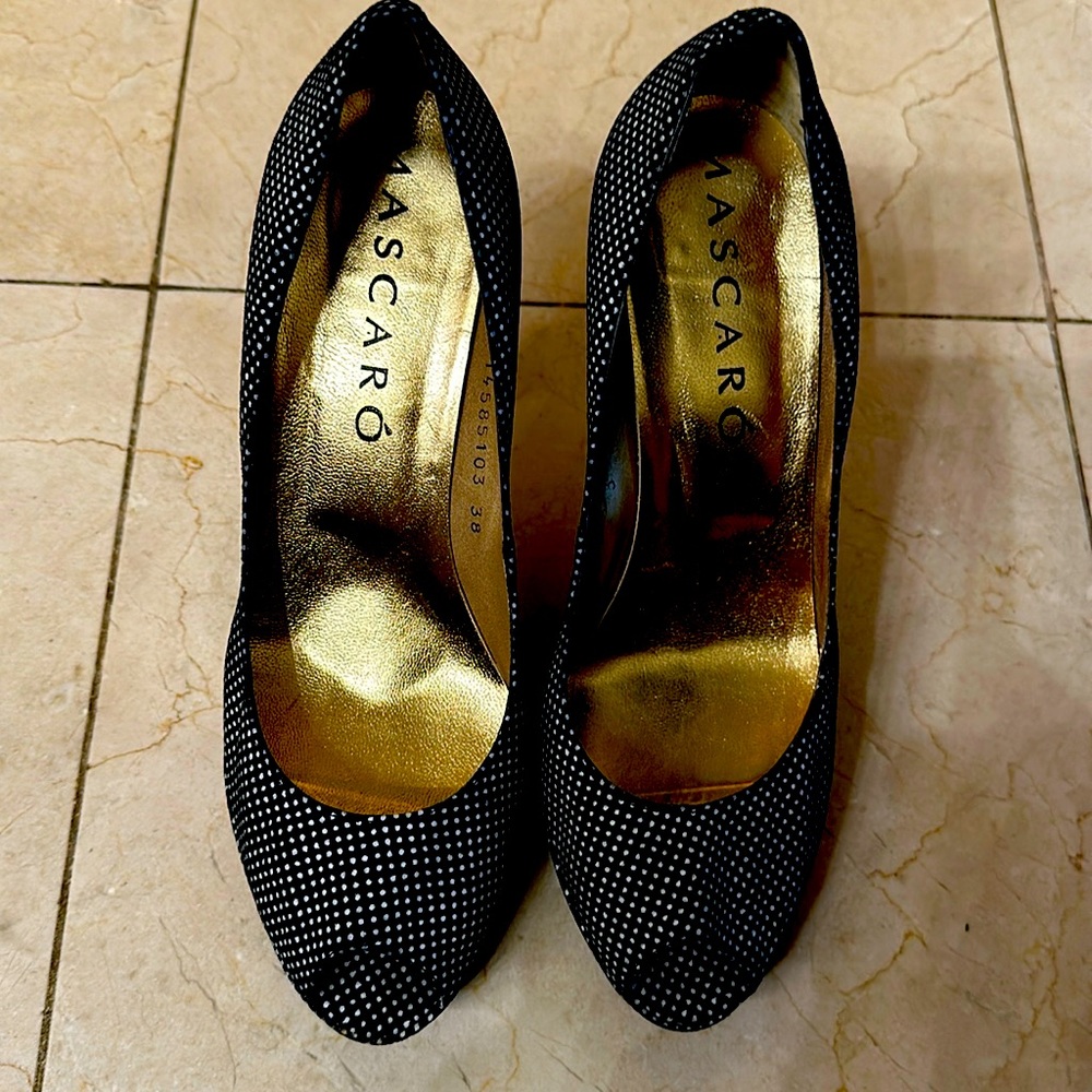 Spanish designer Jaime Mascaro black platform peep toe pumps in size 7.5
